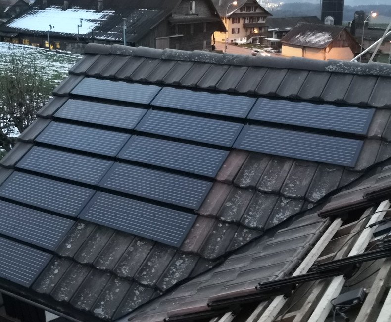 Indach Solarmodule Megasol MATCH tile | © Sigmatic AG Sursee