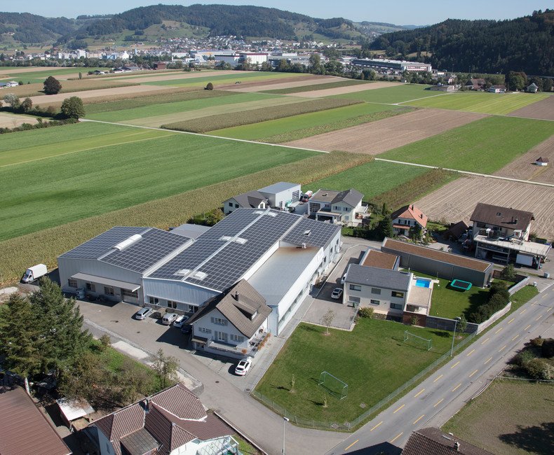 Flugaufnahme Photovoltaikanlage Meier Altishofen | © Sigmatic AG Sursee