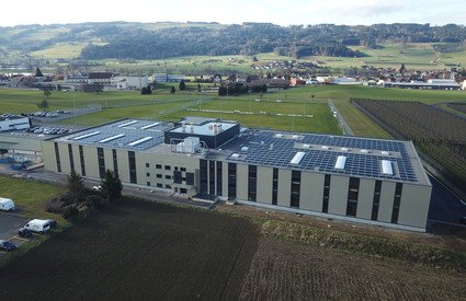 PV-Anlage auf Flachdach Ost-West | © Sigmatic AG